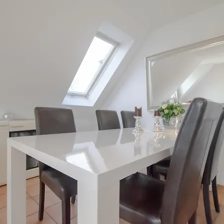 Apartment - 3 With Balcony - 20 Min Messe Dus *